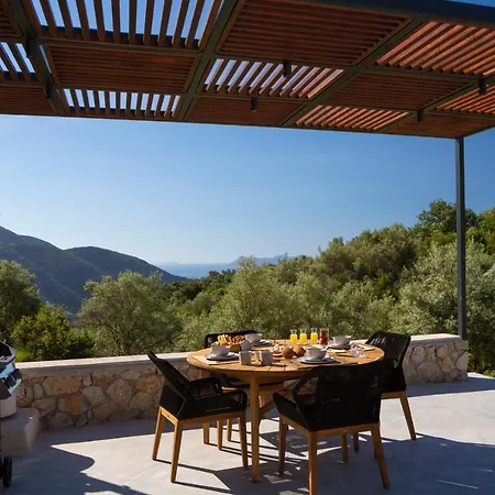 Villa High-end Faos Three *