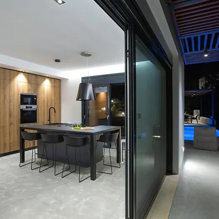 Βίλα High-end Faos Three