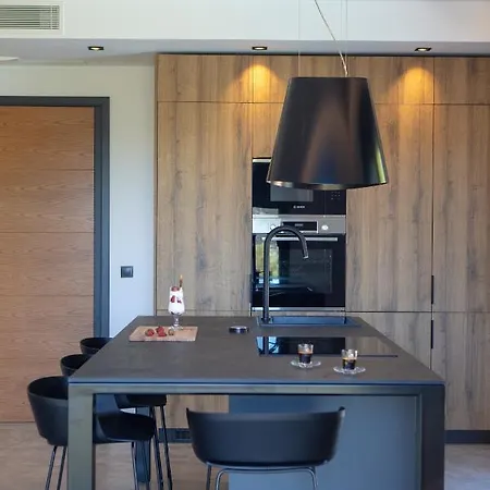 High-end Faos Three * Φτερνό