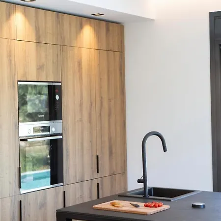 Βίλα High-end Faos Three